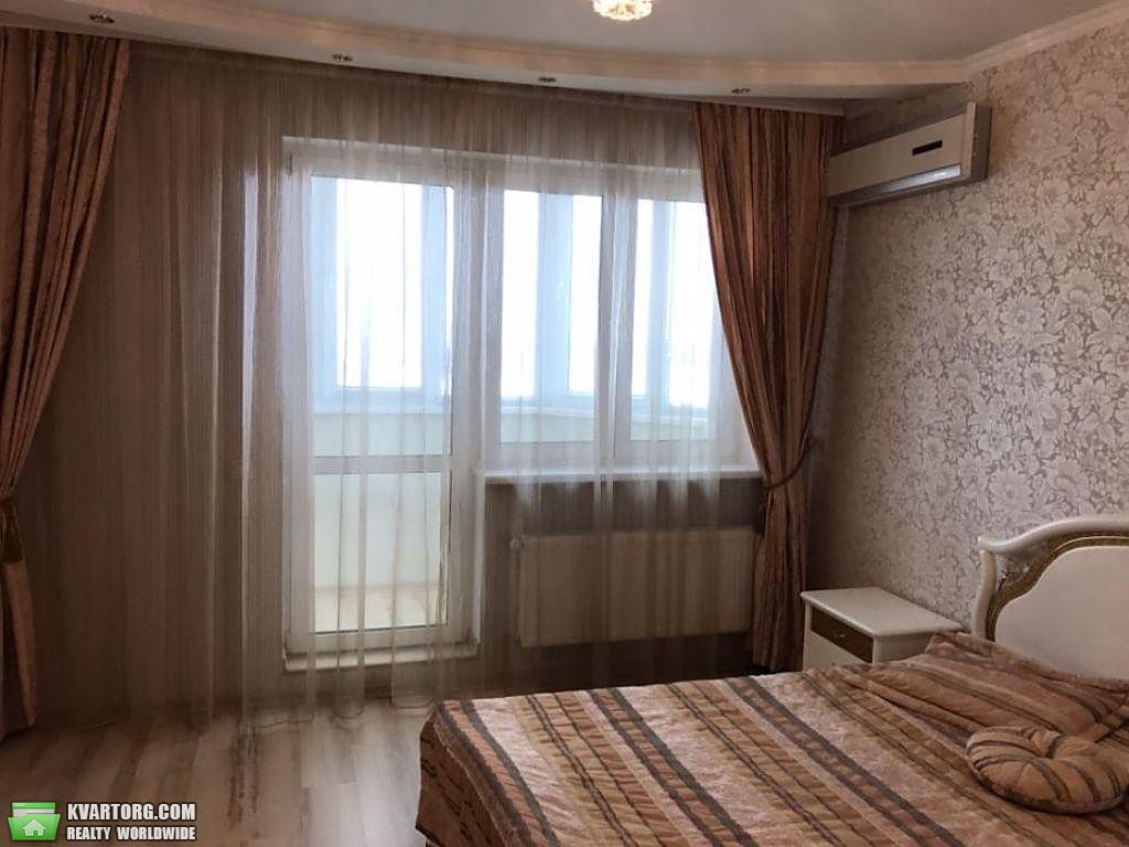 Rent out 2-room apartment. Киев,  Героев Обороны — photo 5