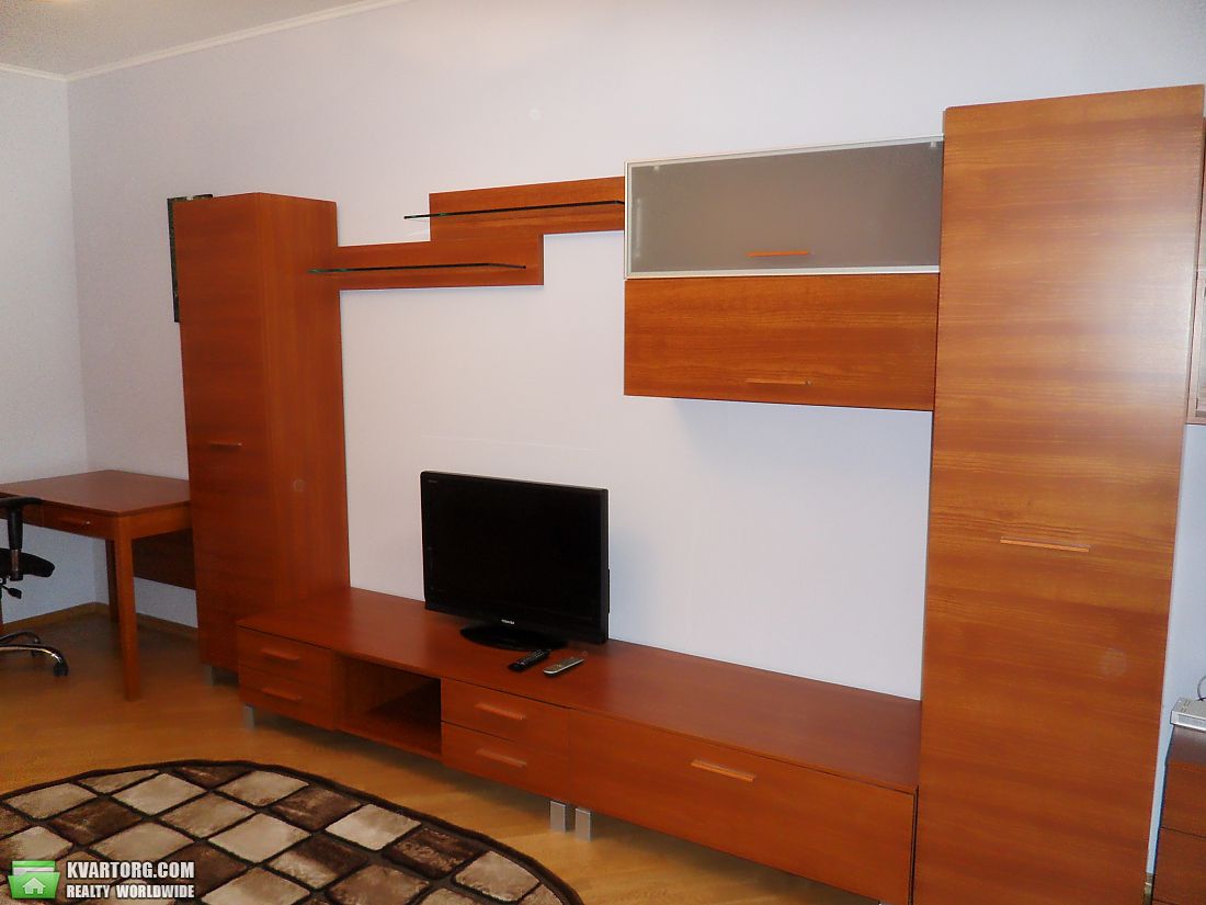 Rent out 2-room apartment. Киев,  Владимирская — photo 3