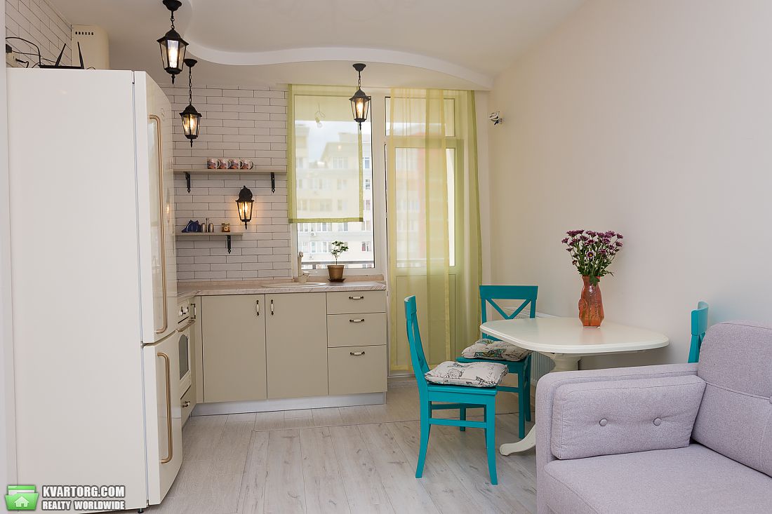 Rent out 1-room apartment. Киев,  Ломоносова — photo 1