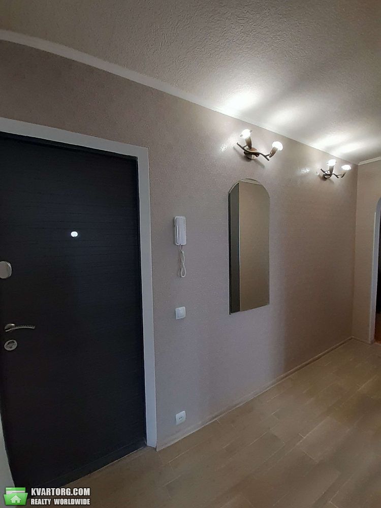 Rent out 3-room apartment. Киев, Шухевича проспект — photo 8