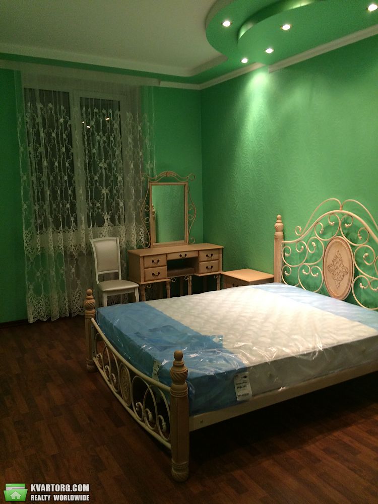 Rent out 3-room apartment. Киев,  Мельникова — photo 2