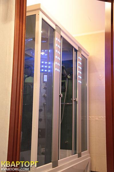 Rent out 2-room apartment. Киев, Декабристов — photo 5