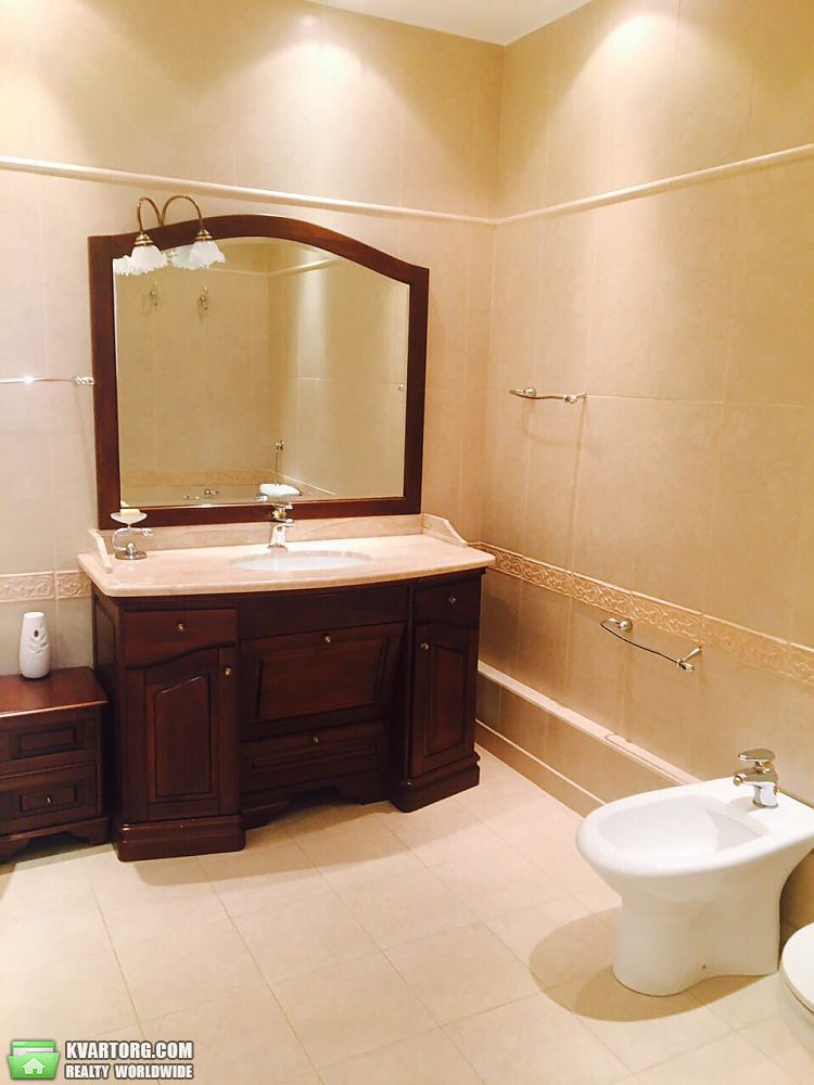 Rent out 4-room apartment. Киев,  Старонаводницкая — photo 4