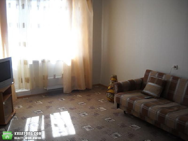 Rent out 3-room apartment. Харьков, Героев Труда — photo 1