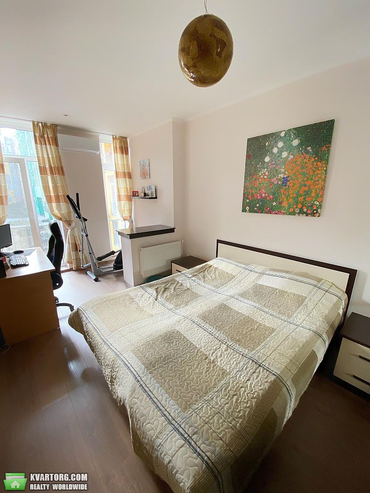 Sell 3-room apartment. Киев, Регенераторная — photo 1