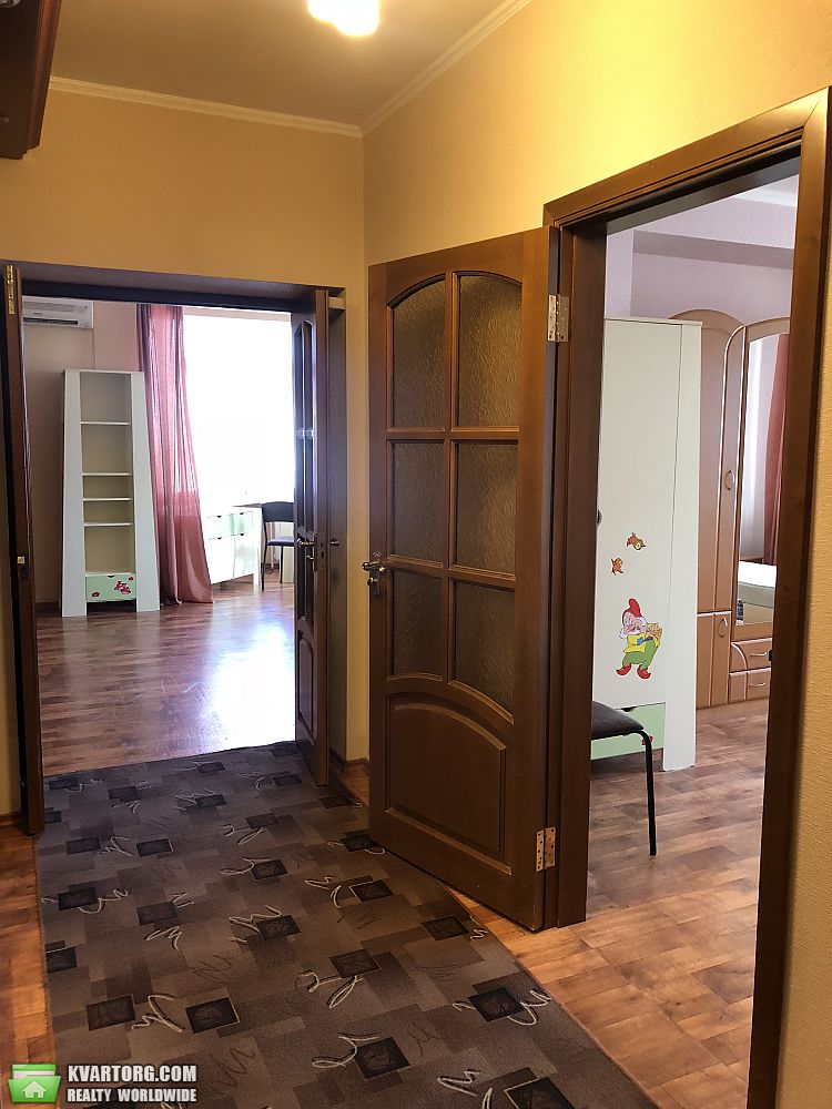 Rent out 2-room apartment. Киев,  Урловская — photo 8