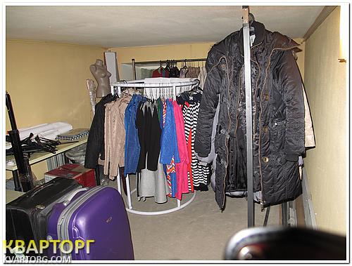 Rent out shop. Киев, Жилянская — photo 6