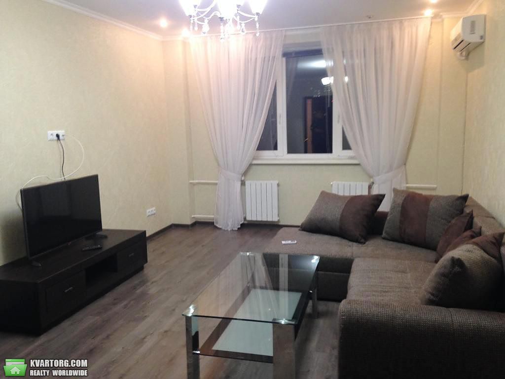 Rent out 2-room apartment. Киев,  Просвещения — photo 1
