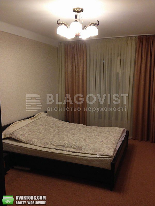 Rent out 2-room apartment. Киев,  Русановский бул — photo 3