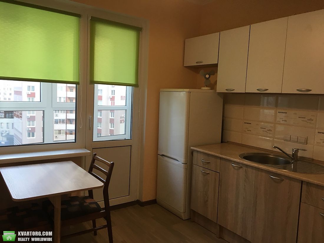 Rent out 1-room apartment. Киев, Гмыри Бориса — photo 1