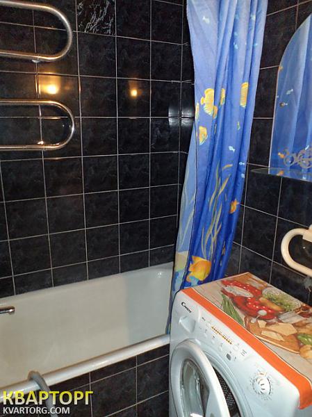 Rent out 1-room apartment. Киев, Бучмы — photo 3