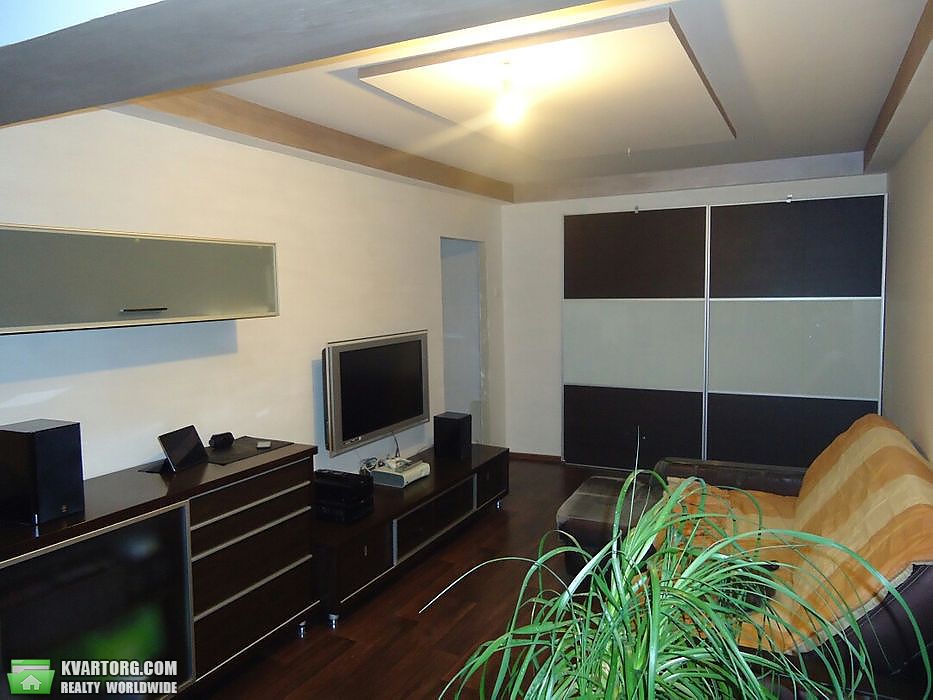 Sell 2-room apartment. Киев,  Богатырская — photo 1
