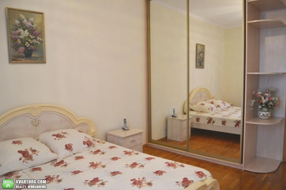 Rent out 2-room apartment. Киев,  Мазепы — photo 9