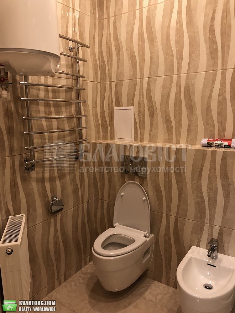 Rent out 2-room apartment. Киев,  Малевныча — photo 4