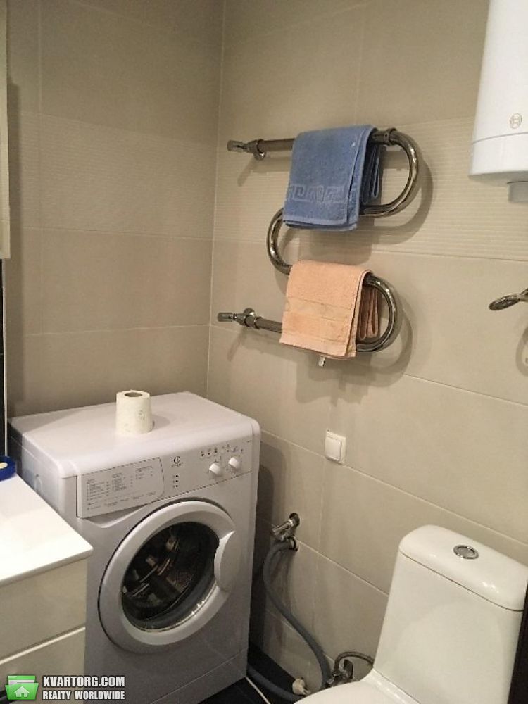Rent out 3-room apartment. Киев,  Зодчих — photo 5