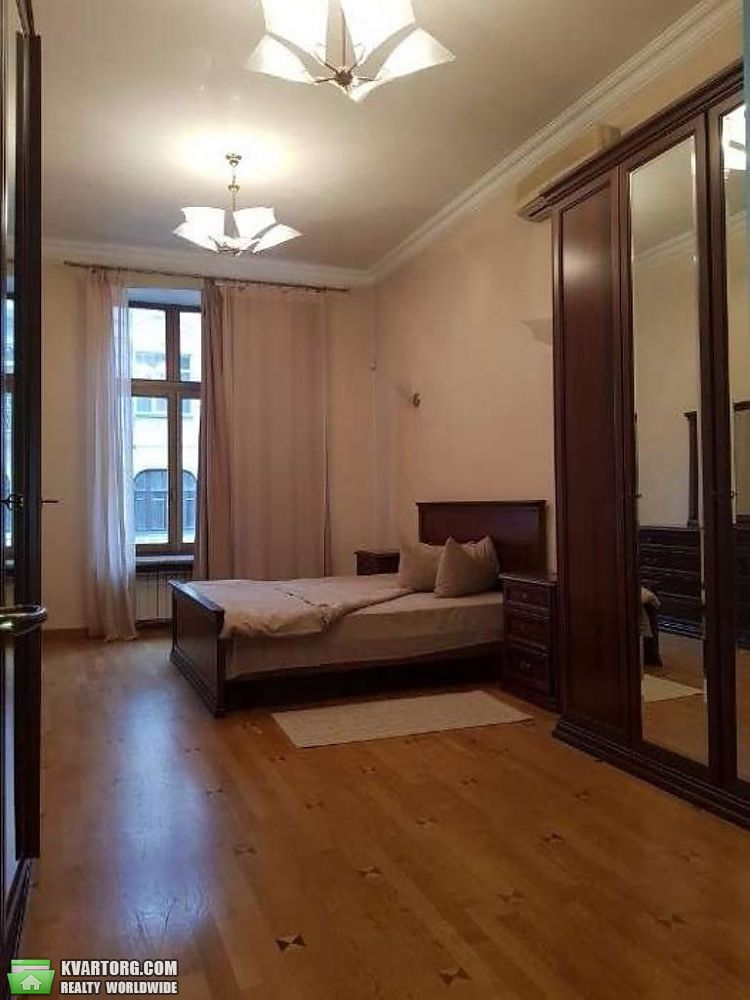 Rent out 3-room apartment. Киев,  Андреевский спуск — photo 3