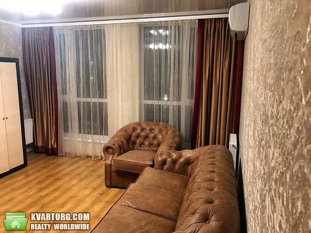Rent out 2-room apartment. Киев,  Конева — photo 5