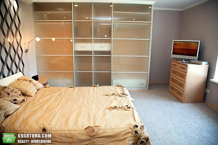 Rent out 2-room apartment. Киев,  Панорамная — photo 1
