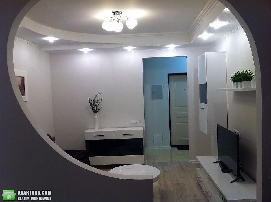 Rent out 1-room apartment. Киев,  Бажана — photo 3