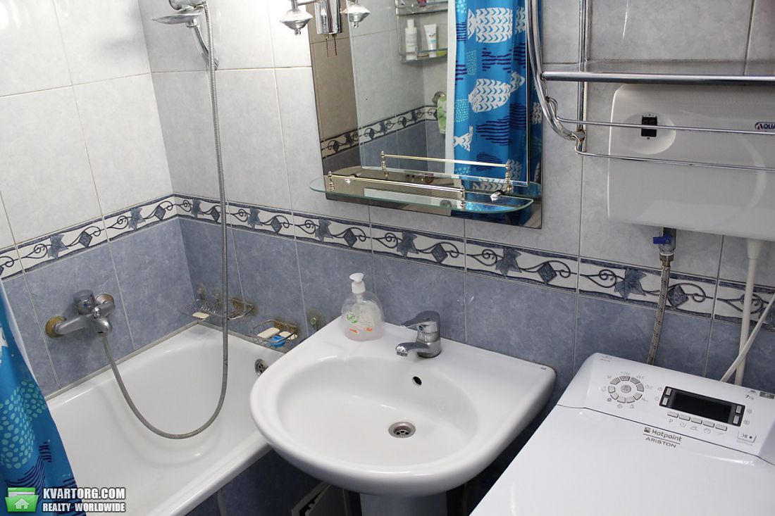 Rent out 2-room apartment. Киев,  Олевская — photo 4