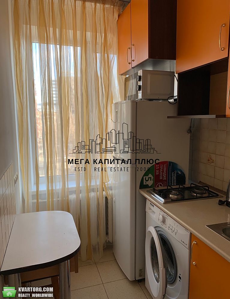 Rent out 1-room apartment. Киев, Яна Василя — photo 1