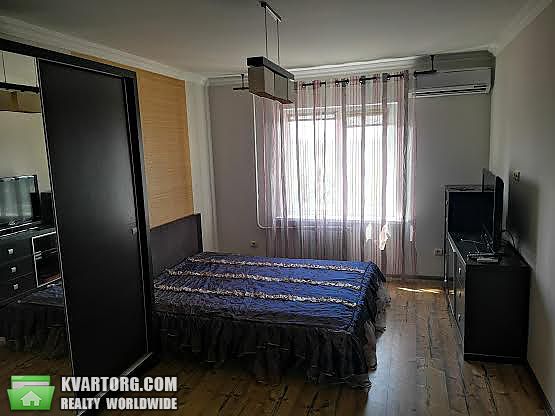 Rent out 2-room apartment. Киев,  Эрнста — photo 4