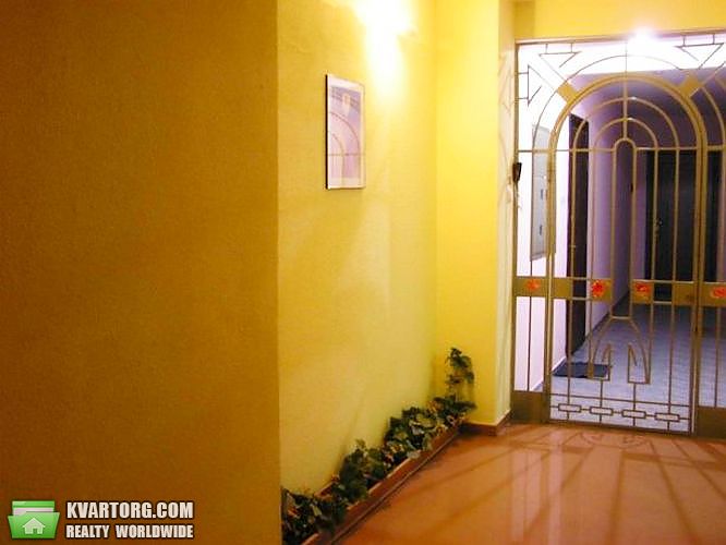 Rent out 3-room apartment. Киев,  Клиническая — photo 9