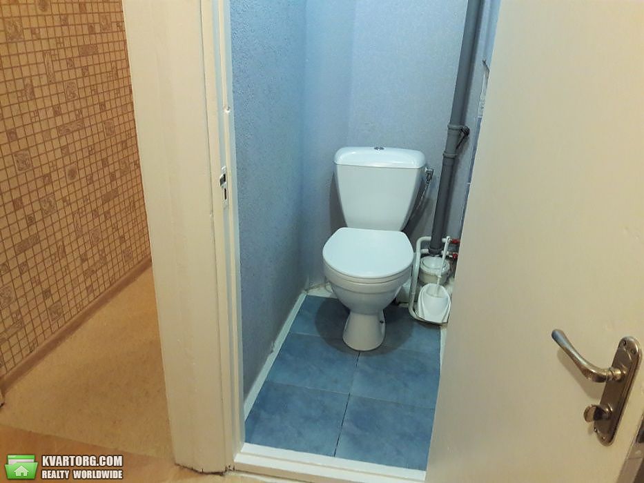 Rent out 2-room apartment. Киев,  Ромена Роллана бул — photo 2