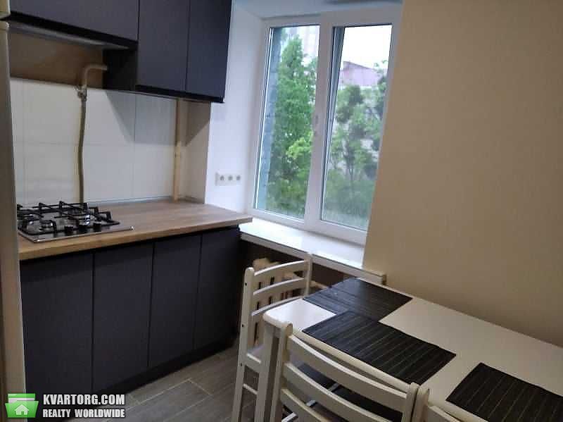 Rent out 2-room apartment. Киев, Телиги — photo 3