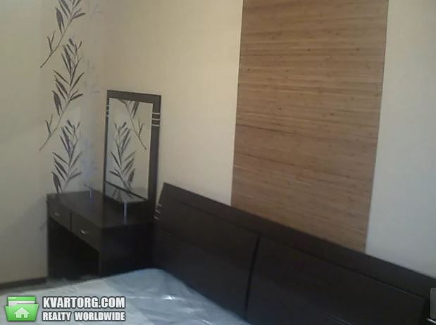 Rent out 2-room apartment. Киев,  Радужная — photo 1