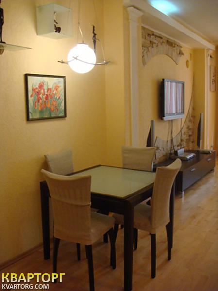 Rent out 2-room apartment. Киев, Жилянская — photo 5