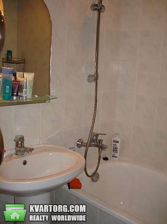 Rent out 3-room apartment. Киев,  Героев Днепра — photo 3
