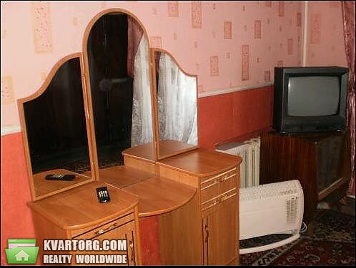 Rent out 1-room apartment. Киев,  Межигорская — photo 1