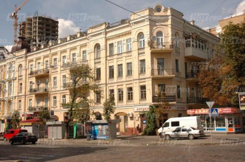 Rent out office. Киев, Хмельницкого Богдана — photo 1