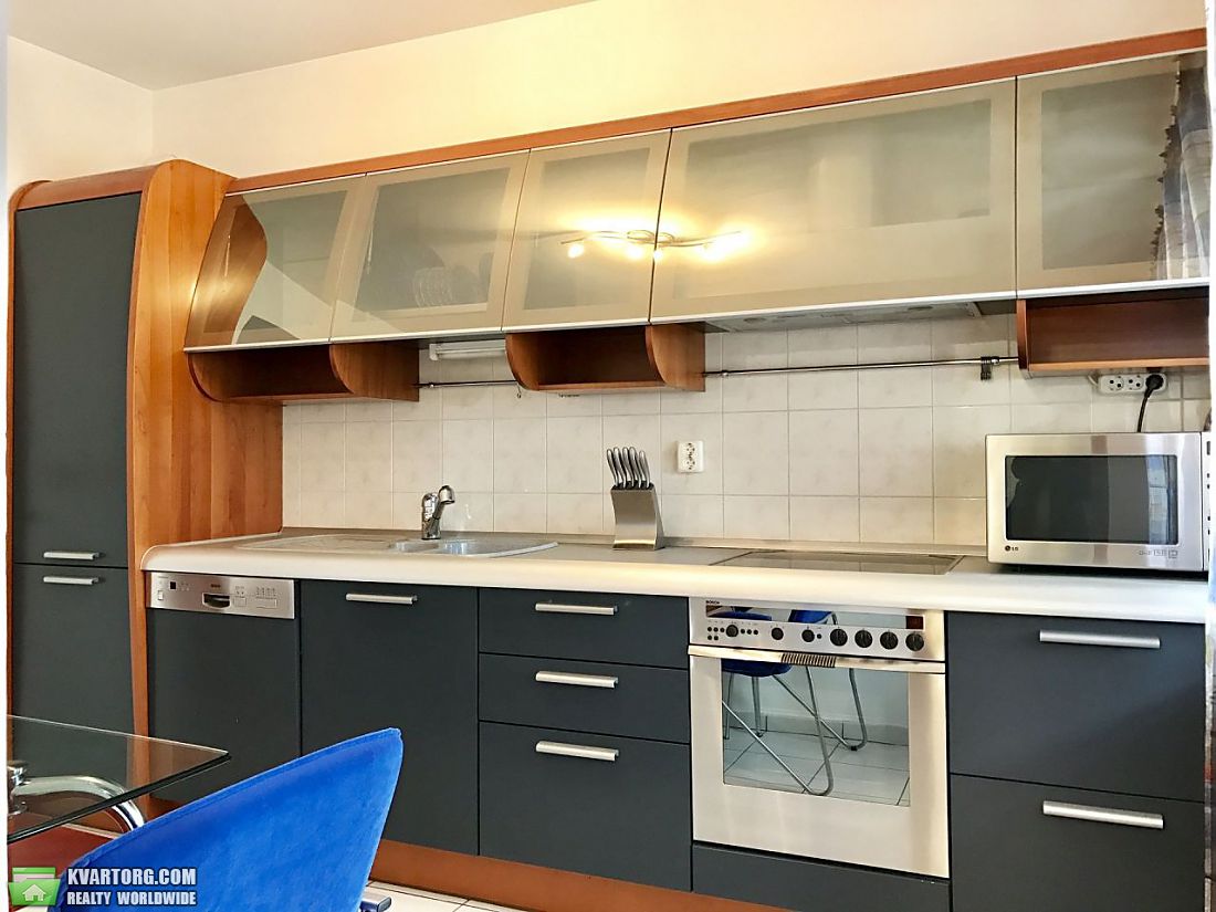 Rent out 3-room apartment. Киев, Леси Украинки бульв. — photo 1