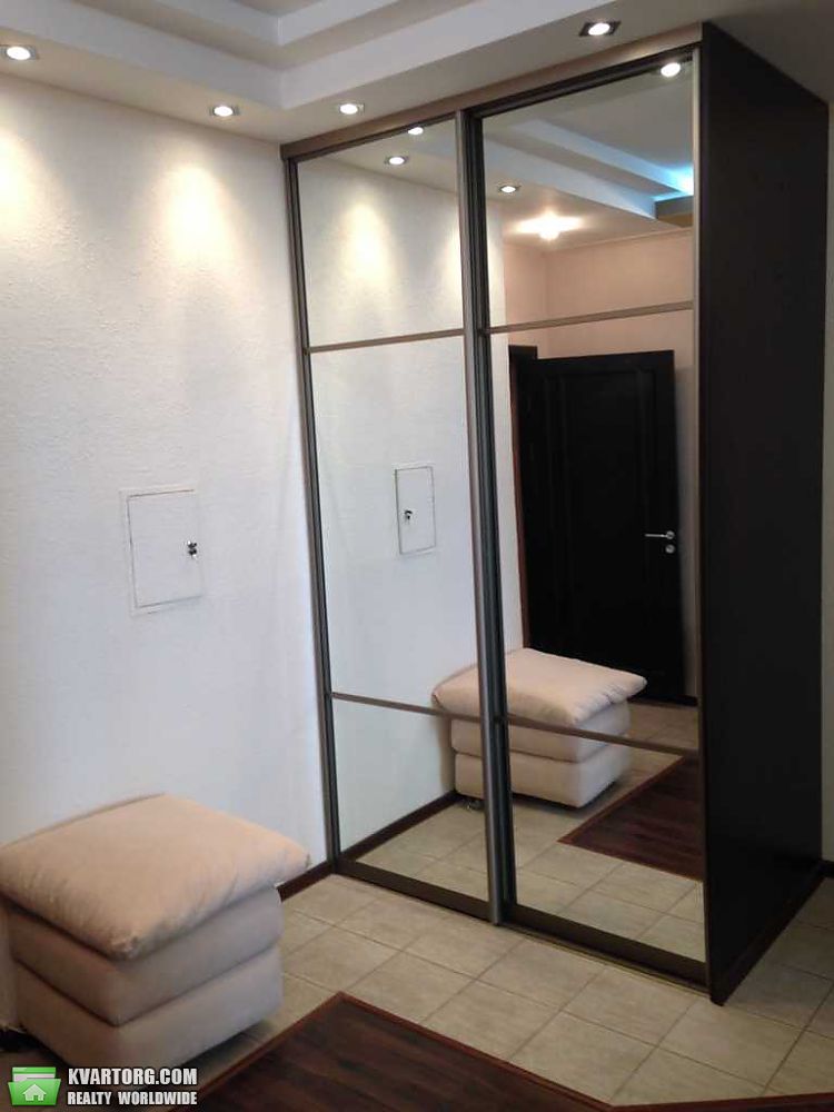 Rent out 2-room apartment. Киев, Щорса — photo 3