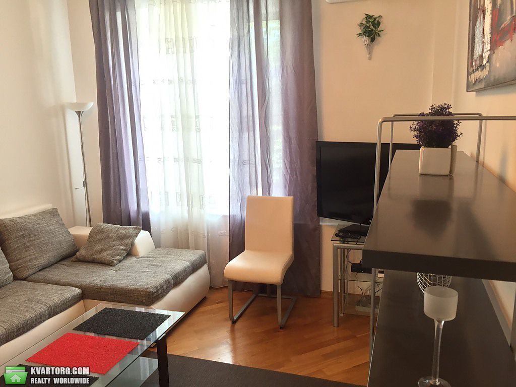 Rent out 2-room apartment. Киев, улица льва толстого — photo 4