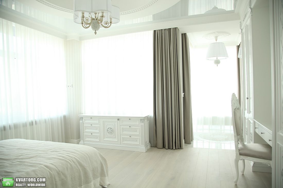 Sell 4-room apartment. Киев, Драгомирова ул. — photo 7