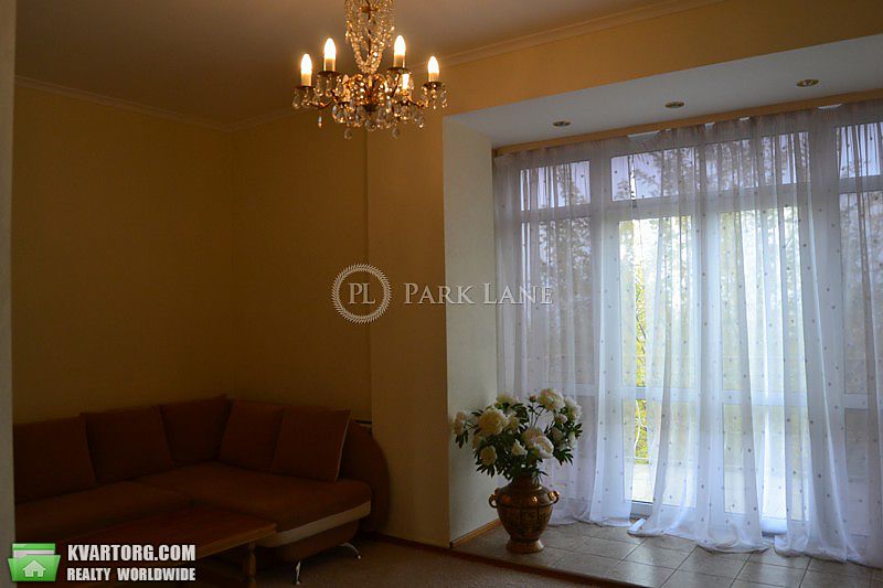 Rent out 2-room apartment. Киев,  Мазепы — photo 2