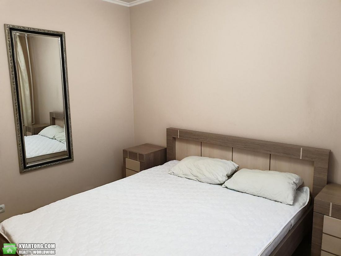 Rent out 2-room apartment. Киев,  Черновола — photo 7