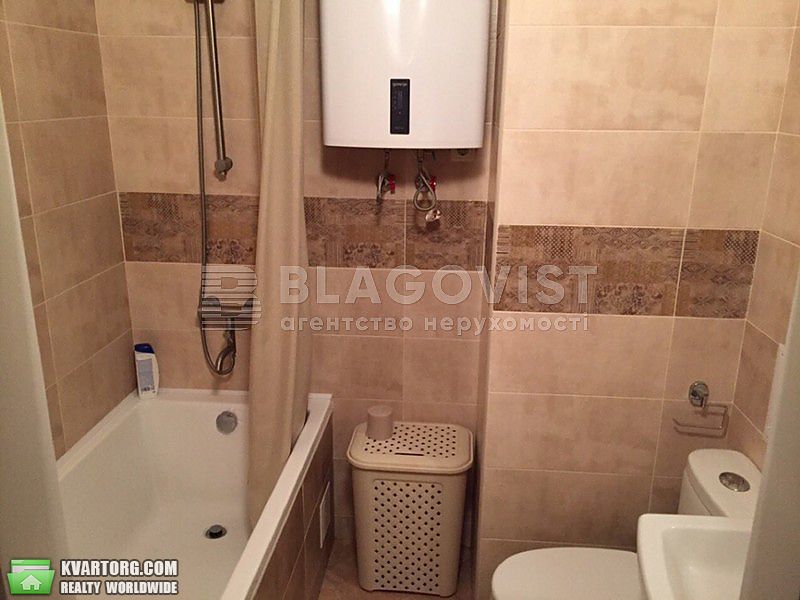 Rent out 1-room apartment. Киев,  Эрнста — photo 3