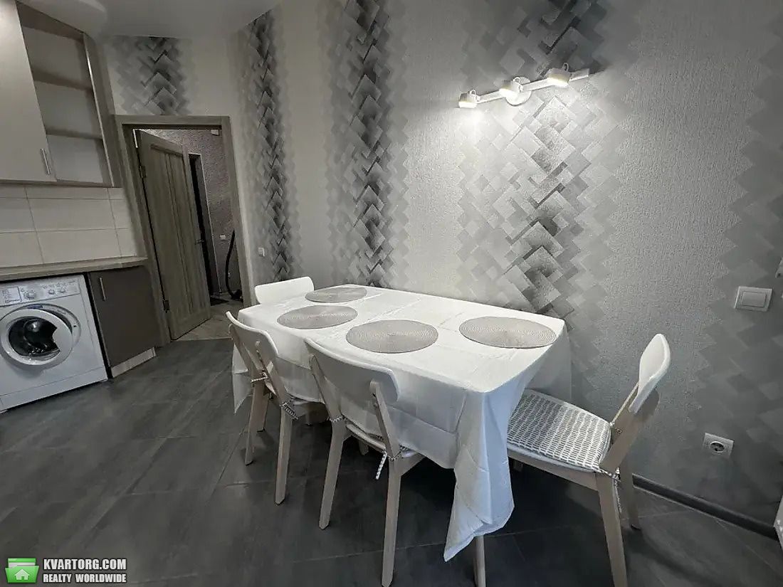 Rent out 1-room apartment. Киев,  Каховская — photo 3