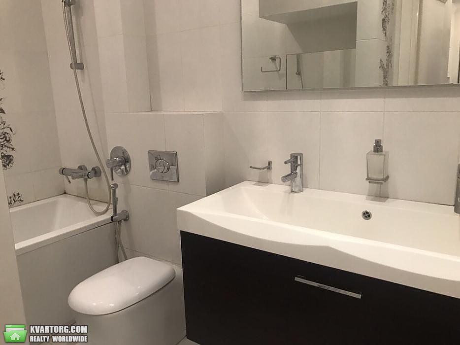 Rent out 3-room apartment. Киев,  Большая Васильковская — photo 8