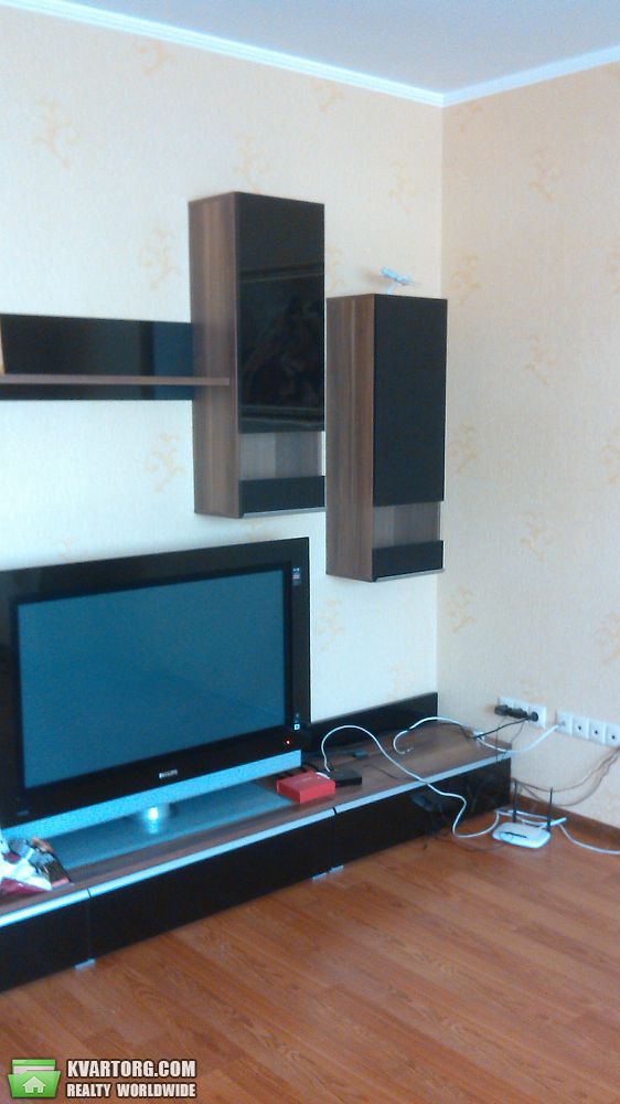 Rent out 2-room apartment. Киев,  Срибнокильская — photo 2