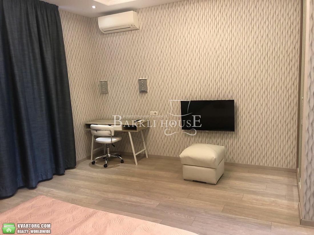 Rent out 2-room apartment. Киев,  Костельная — photo 5