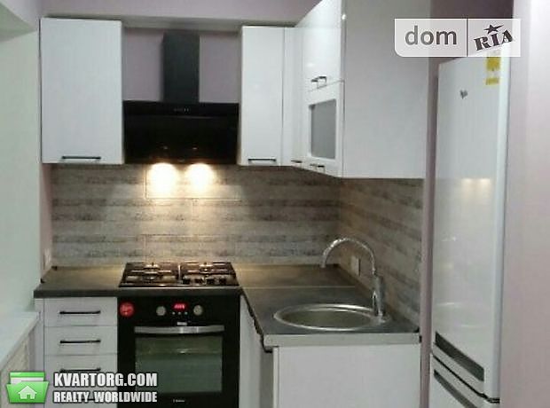 Rent out 3-room apartment. Киев, Метробудовская — photo 1