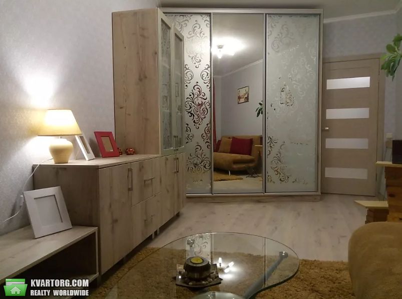 Rent out 1-room apartment. Киев,  Институтская — photo 1