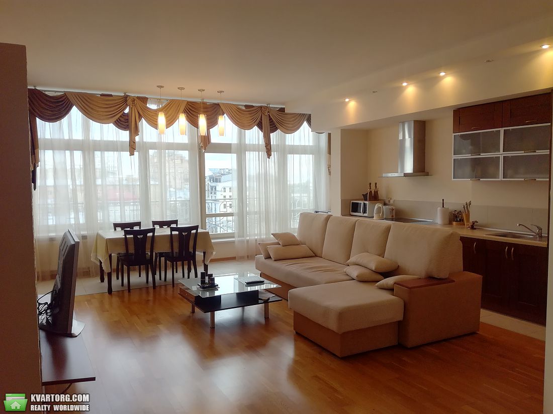 Rent out 3-room apartment. Киев,  Владимирская — photo 1