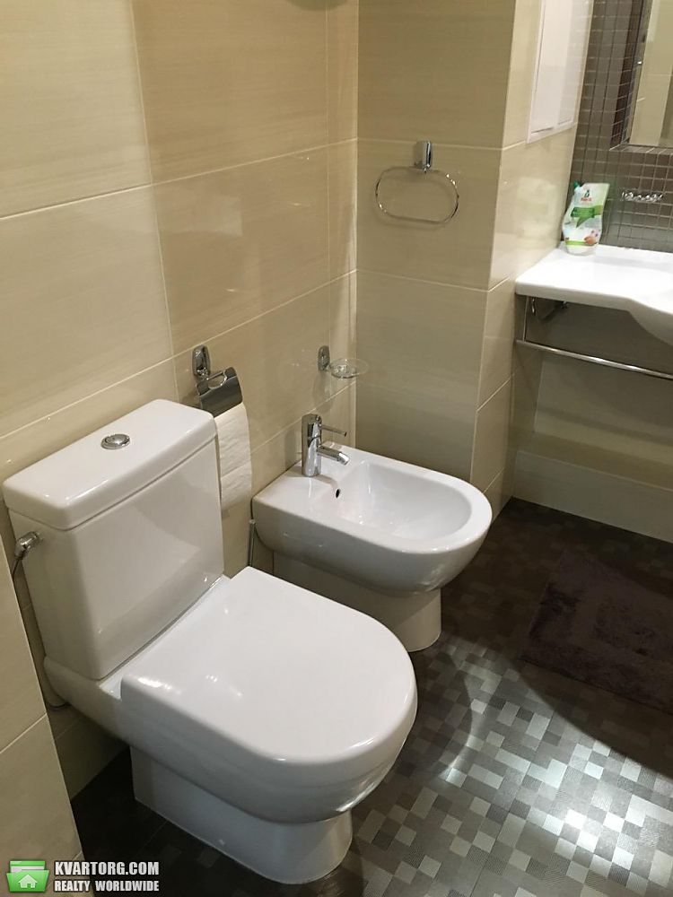 Rent out 2-room apartment. Киев, Леси Украинки бул — photo 7