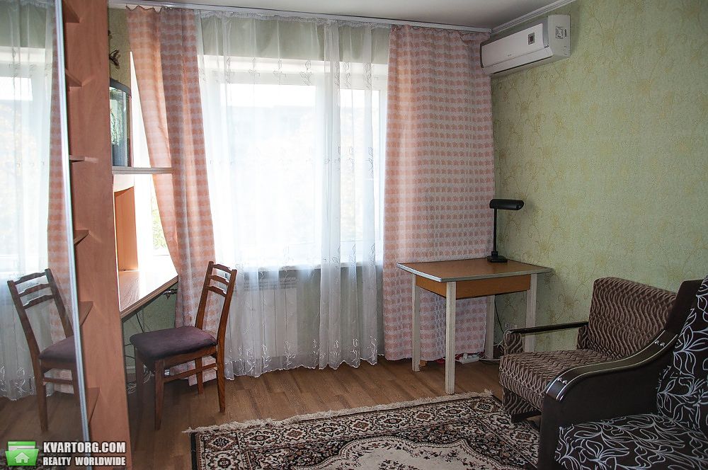 Sell 1-room apartment. Киев,  Межевая — photo 1